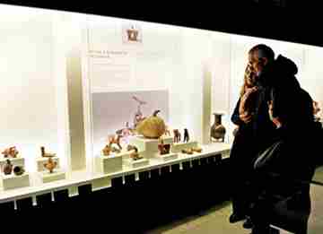Rare Assyrian artifacts on display in Istanbul