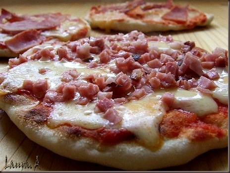 Articole culinare : Pizza “8 minute”… la tigaie