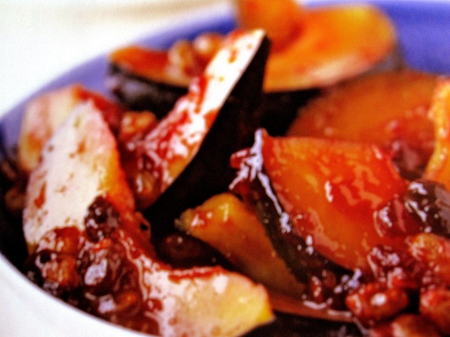 [acornsquashwithorangecranberrysauce4.jpg]