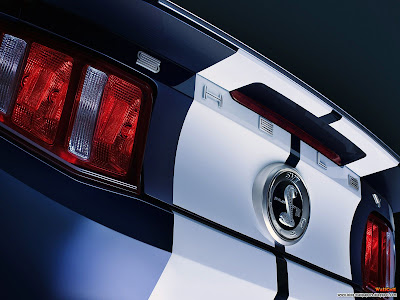 click to download free best desktop wallpaper - Shelby GT500 25 1600x1200px