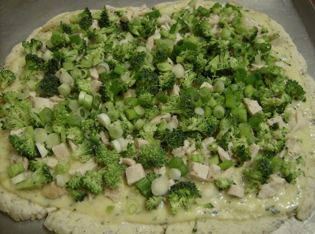 [Alfredo Pizza with Veggies (640x477)[5].jpg]