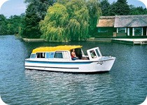 Beautiful Boating Holiday Location