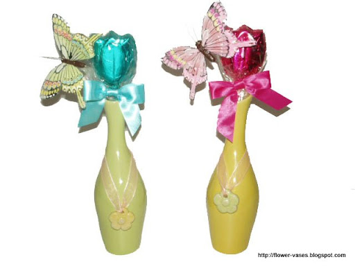 Flower vases:vases-10557