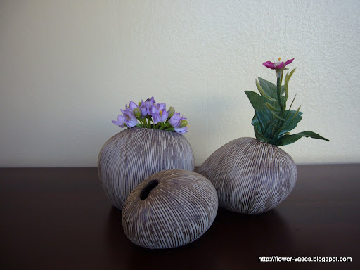 Flower vases:flower-10972