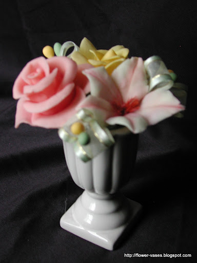 Flower vases:flower-12176