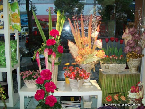 Flower vases:flower-12075