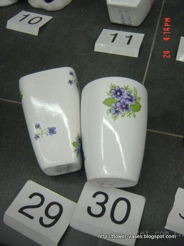 Flower vases:flower-12355