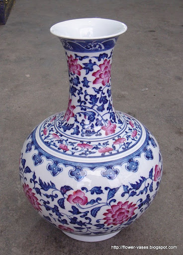 Flower vases:vases-12609