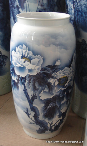 Flower vases:vases-12612