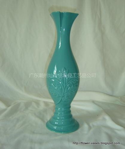 Flower vases:vases-12571