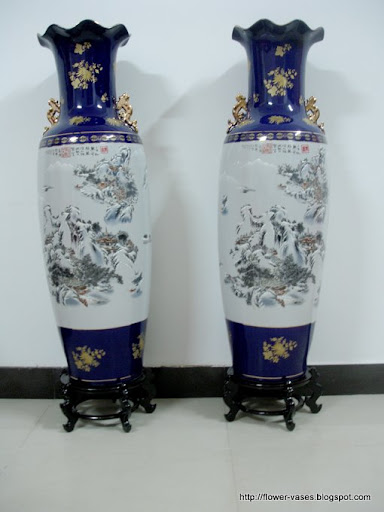 Flower vases:vases-12665
