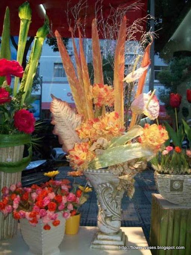 Flower vases:flower-12673