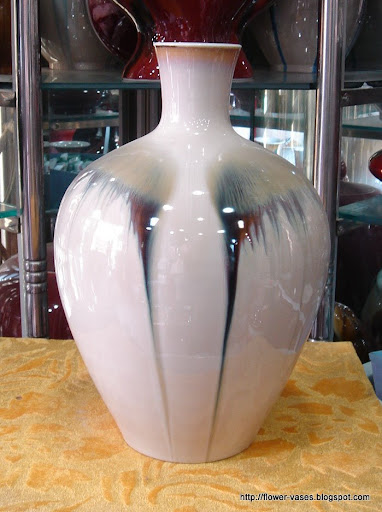 Flower vases:vases-12767