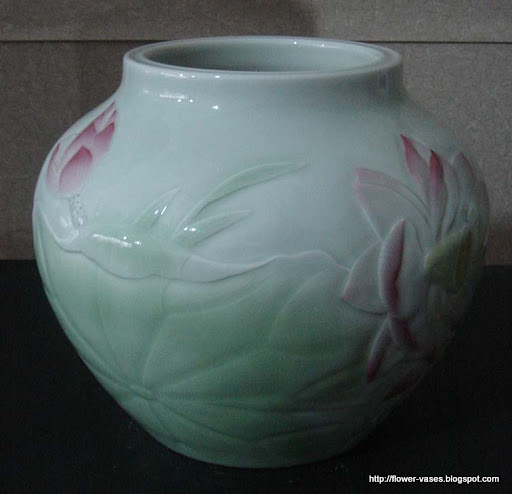 Flower vases:vases-12930