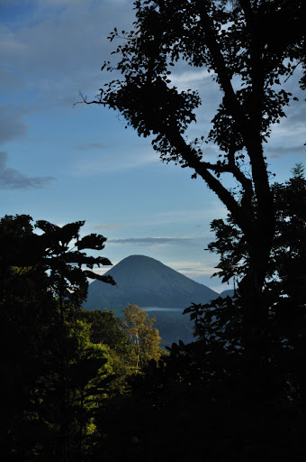 Gunung penanjakan dilihat dari Kakek Bodo