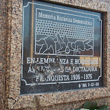 Ataque ao monumento ás vítimas da represión franquista. O Val. Narón