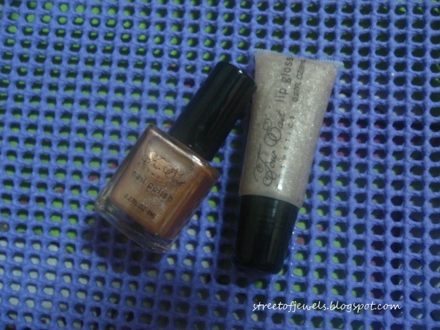 [four east silver lip gloss and light gold nail polish[3].jpg]