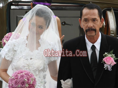 Verlita Evelyn dan Ivan Saba