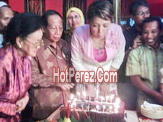 Maia Estianti Ultah 34 Maia Estianti Ultah 34