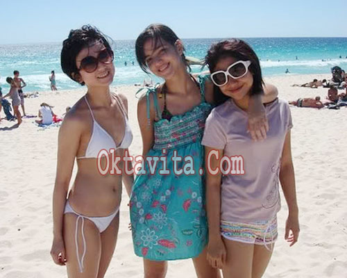 Nia Bikini
