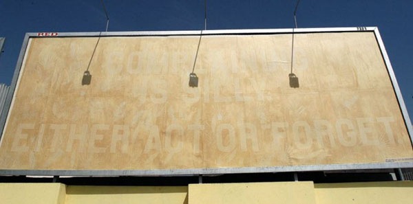 [Sagmeister_Outdoor Lisboa_2[3].jpg]
