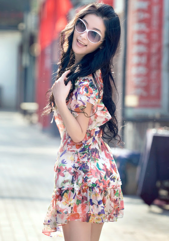 美眉日报 9d435a5f f355 4c36 86ba ac287b59932d 何静户外拍摄服装PP