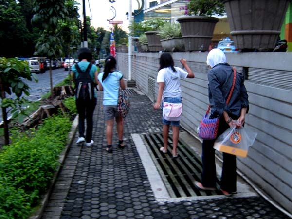 [pulang6.jpg]