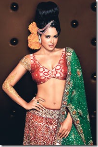 Sameera-Reddy-in-Neeta-Lullas-designer