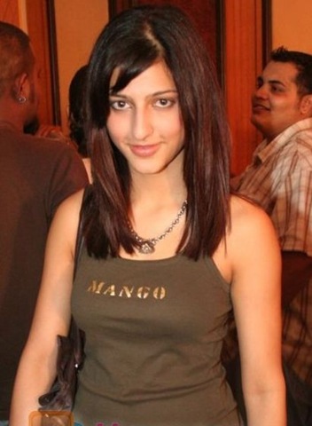 [normal_Shruti Hassan at the launch of Myspace.com in Taj Land_s End on April 17th 2008 (3)[3].jpg]