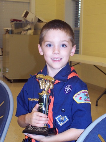 [He got second place Derby Trophy[2].jpg]