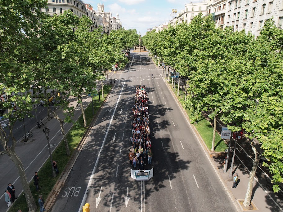 Quatro formas de transportar 200 pessoas. Foto_1_tramvia_senzill_H