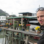 Mein Mitbewohner vor der Tai O Villa