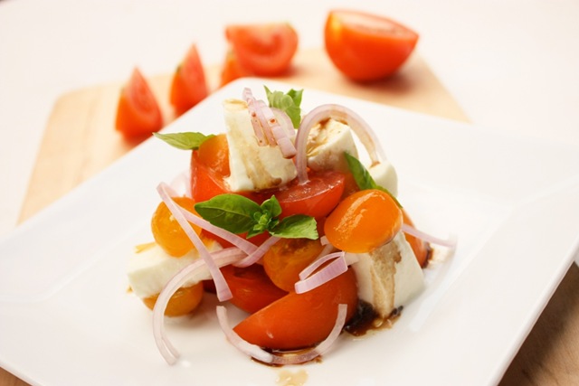 [buffalo mozzarella & tomato[2].jpg]