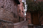Calle cerca de la Iglesia de Santiago Calle cerca de la Iglesia de Santiago