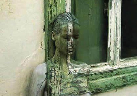 [painted-woman-window-frame[4].jpg]