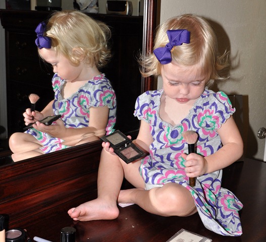[mommy's makeup 101010 (3)cro[3].jpg]