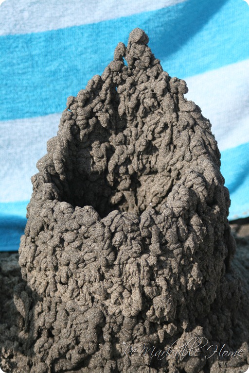 Make beach sand drip towers with your kids this year! Find out how at ReMarkableHome.net