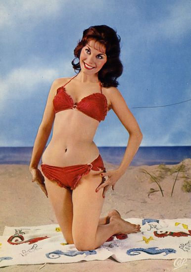 Cartes Postales Pop et  Kitsch des années 50, 70 et 70 - Pop and kitsch vintage postcards from the fifties, the sixties and the seventies : Beautés marines Babes on the beach