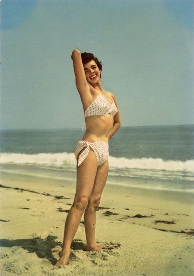 Cartes Postales Pop et  Kitsch des années 50, 70 et 70 Babes on the beach / En maillot de bain