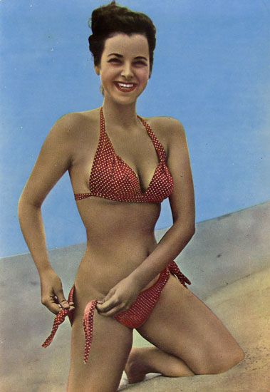 Cartes Postales Pop et  Kitsch des années 50, 70 et 70 Babes on the beach / En maillot de bain