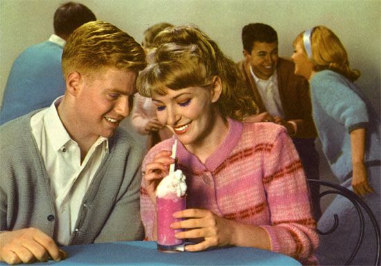 Cartes Postales Pop et  Kitsch des années 50, 70 et 70 - Pop and kitsch vintage postcards from the fifties, the sixties and the seventies : Dance, dance dance