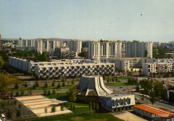 Cartes Postales Pop et Kitsch des années 50, 70 et 70 - Pop and kitsch vintage postcards from the fifties, the sixties and the seventies : Pau (Pyrénées-Atlantiques)Avenue de Saragosse