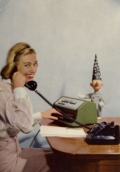 Cartes Postales Pop et Kitsch des années 50, 70 et 70 - Pop and kitsch vintage postcards from the fifties, the sixties and the seventies : Working girls, Femmes au travail