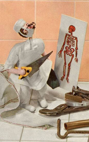 Cartes Postales Pop et  Kitsch des années 50, 70 et 70 - Pop and kitsch vintage postcards from the fifties, the sixties and the seventies : Mad doctors - Savants fous