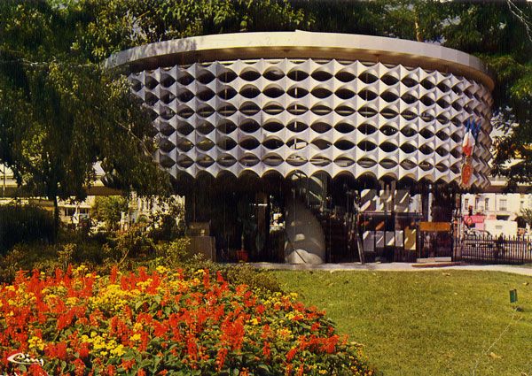Cartes Postales Pop et  Kitsch des années 50, 70 et 70 - Pop and kitsch vintage postcards from the fifties, the sixties and the seventies : CHALON-sur-SAONE (S.-et-L.) Syndicat d'initiative Arch. : R. Chalons, D.P.L.G.