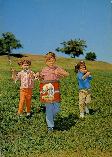 Cartes Postales Pop et  Kitsch des années 50, 70 et 70 - Pop and kitsch vintage postcards from the fifties, the sixties and the seventies : Musique de jeunes
