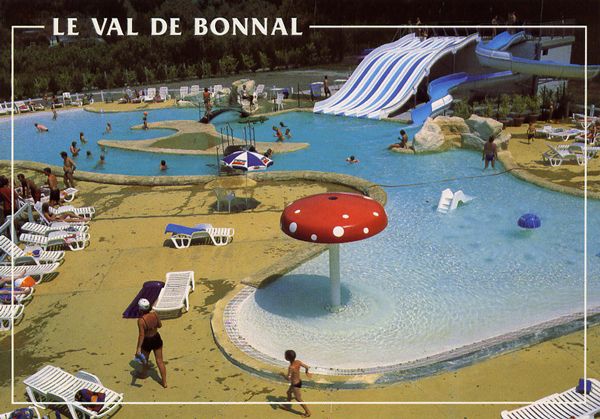 Cartes Postales Pop et  Kitsch des années 50, 70 et 70 - Pop and kitsch vintage postcards from the fifties, the sixties and the seventies : Jeux de plein air
