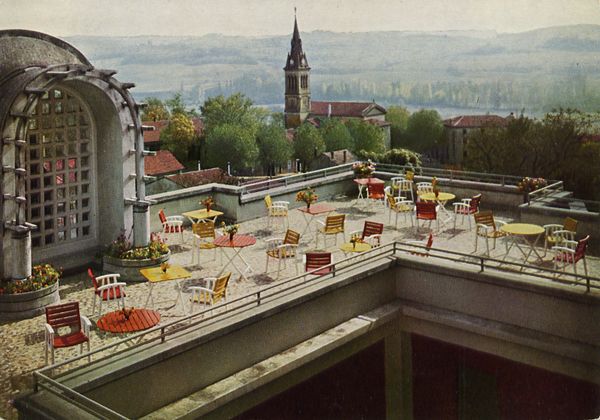 Cartes Postales Pop et Kitsch des années 50, 70 et 70 - Pop and kitsch vintage postcards from the fifties, the sixties and the seventies : FOYER DE CHARITE CHATEAUNEUF-DE-GALAURE (Drôme)Terrasse du patio
