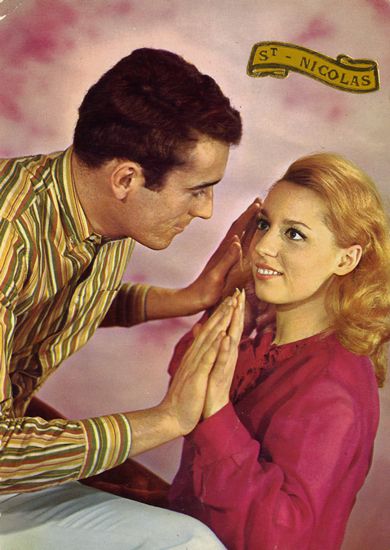 Cartes Postales Pop et  Kitsch des années 50, 70 et 70 - Pop and kitsch vintage postcards from the fifties, the sixties and the seventies : L'amour, encore et toujours