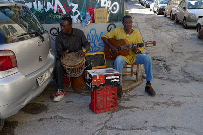 Best thing I think I will take from Europe. These guys were playing African music. I bought their CD for 10 Euros, which isn´t cheap. Only just got to listen to it now in Spain and our whole hostel wants a copy of it. Been on repeat for two days. Molimo they call themselves.